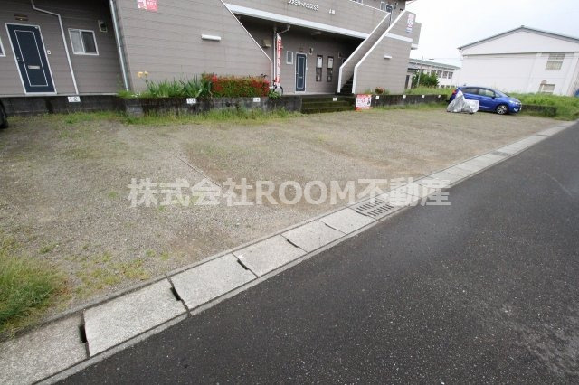 ファミリーハウスSSの駐車場|駐車スペースもあります