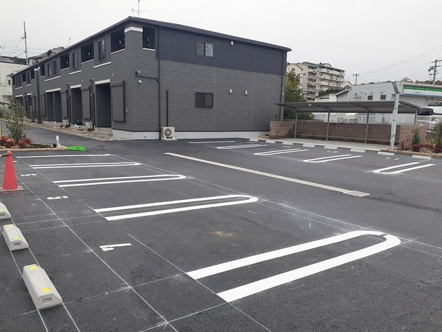 シャノワールⅠの駐車場