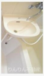 【独立洗面台】 | ハッピーハイツ | 独立洗面台、小物を置くことができて便利です