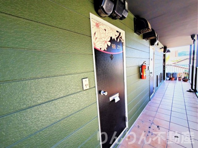 【玄関】 | ハッピーハイツ | 落ち着いた玄関です