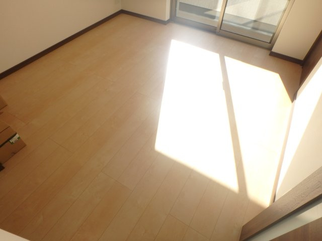 リビングライフ花園西町の居間・リビング