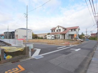 【前面道路含む現地写真】