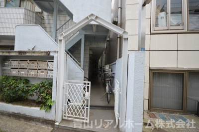 【エントランス】 | アマンヴィラ神宮前