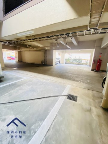 エクセレンス祇園の駐車場