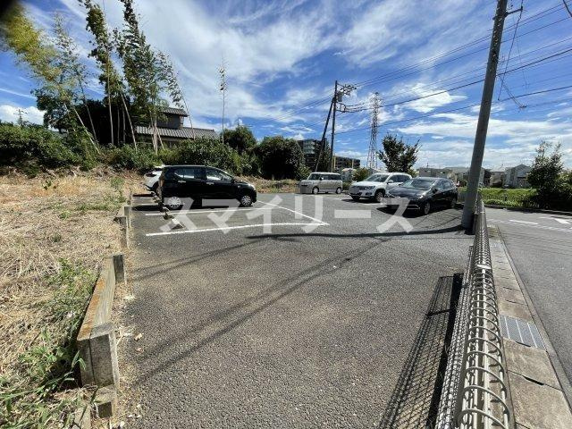 クレール流山おおたかの森の駐車場