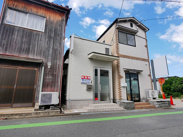 木津清水事務所店舗の外観