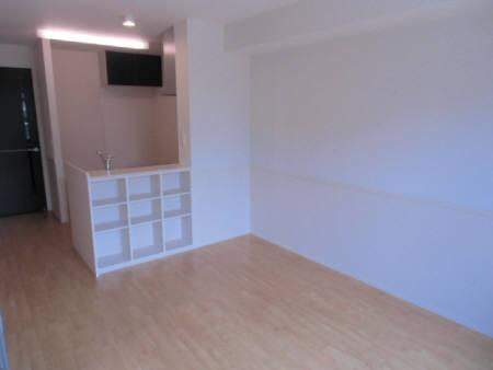 【居間・リビング】 | メゾンアンソレイエ竜王 | 『メゾンアンソレイエ』反転イメージ