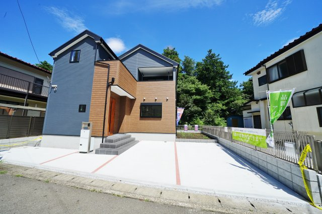 バルコニーが2箇所ある機能的な3SLDKのお住まい。カースペース２台♪の外観|2022年7月に完成致しました。