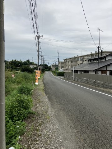 坂戸市成願寺売地の前面道路含む現地写真
