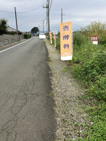 坂戸市成願寺売地の前面道路含む現地写真