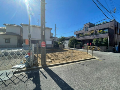 【前面道路含む現地写真】 | 八木北小・北西角地・建築条件なし・更地渡し・岸和田市箕土路町2丁目 | 前面道路含む現地写真です