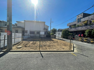 【前面道路含む現地写真】 | 八木北小・北西角地・建築条件なし・更地渡し・岸和田市箕土路町2丁目 | 前面道路含む現地写真です