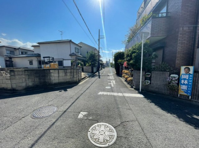 【前面道路含む現地写真】 | 八木北小・北西角地・建築条件なし・更地渡し・岸和田市箕土路町2丁目 | 前面道路含む現地写真です