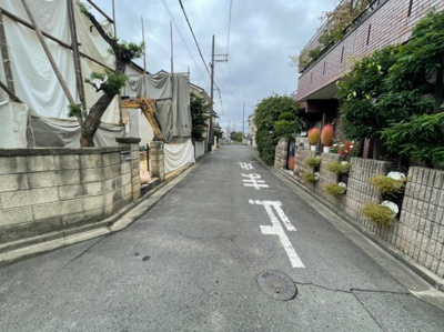 【前面道路含む現地写真】 | 八木北小・北西角地・建築条件なし・更地渡し・岸和田市箕土路町2丁目 | 前面道路含む現地写真です