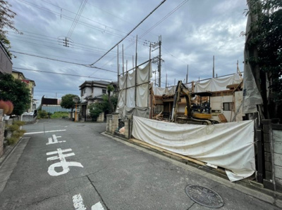 【前面道路含む現地写真】 | 八木北小・北西角地・建築条件なし・更地渡し・岸和田市箕土路町2丁目 | 前面道路含む現地写真です