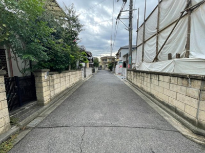 【前面道路含む現地写真】 | 八木北小・北西角地・建築条件なし・更地渡し・岸和田市箕土路町2丁目 | 前面道路含む現地写真です