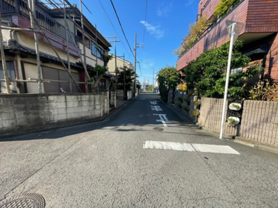 【前面道路含む現地写真】 | 八木北小・北西角地・建築条件なし・更地渡し・岸和田市箕土路町2丁目 | 前面道路含む現地写真です
