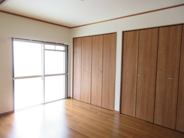 ハイフラット静徳の洋室