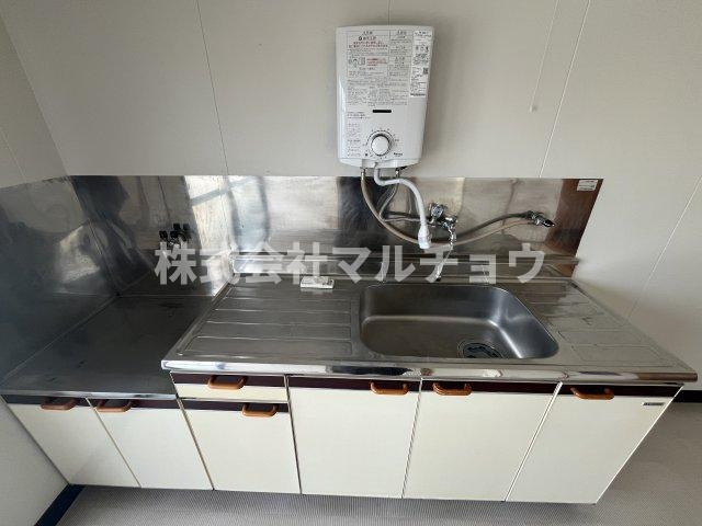 ビル槇山のキッチン|コンパクトなキッチンで掃除もラクラク