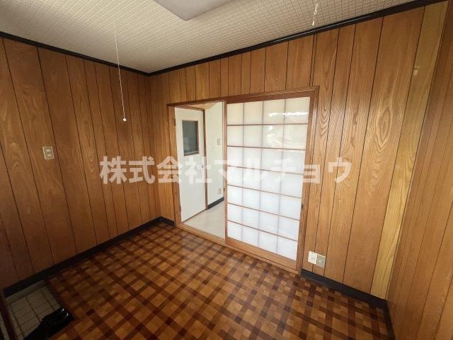 ビル槇山の居間・リビング|こちらの居間で趣味の時間をお楽しみください