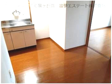 【居間・リビング】 | フジパレス式内町Ⅲ番館 | ゆったりとしたリビングです