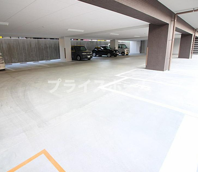 【駐車場】 | ロイズ福岡東