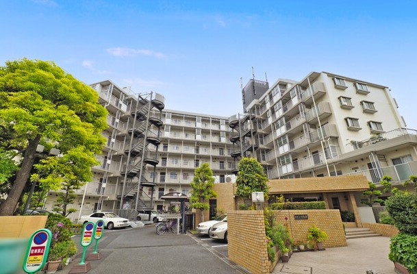 横浜市鶴見区生麦３丁目の中古マンションの外観|外観です　ネオコーポ生麦　2LDK　新規リフォーム　京浜急行線「生麦」駅徒歩8分　南西角部屋　採光良好　ペット飼育可能　1984年1月築　