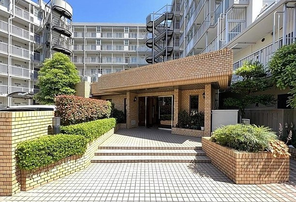 横浜市鶴見区生麦３丁目の中古マンションのエントランス|毎日通るエントランスはこのようになっています