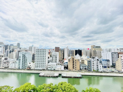 【展望】 | 西道頓堀コーポ1号棟 | ■バルコニーからの眺望です。カーテンは開けっ放しでもよさそうですね。