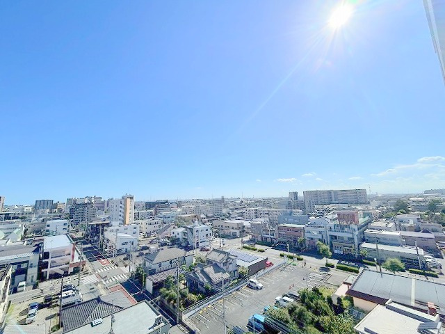 ベルシャトゥ三郷早稲田ルパティオ　中古マンションの展望|9階・バルコニーからの眺めは最高ですね。