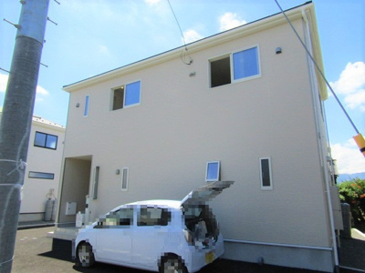 【外観：施工例】 | クレイドルガーデン笛吹市石和町唐柏第1　3号棟 | 外観です