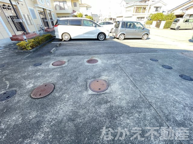 【駐車場】 | 駐車場があるので、車を買う予定の方も安心です