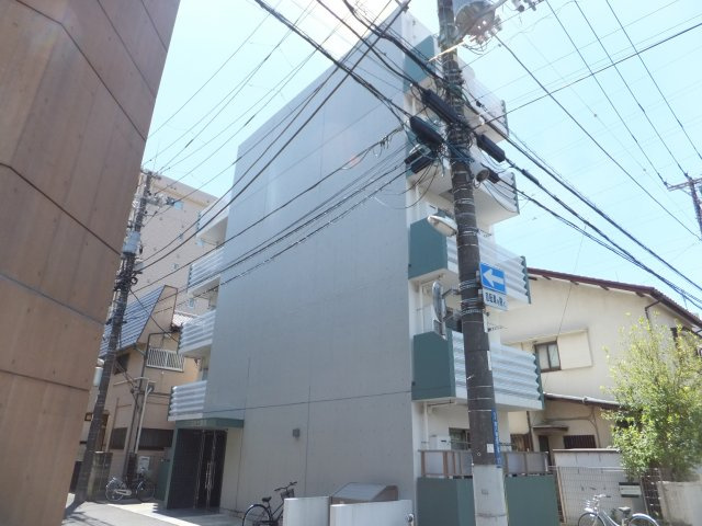 レオ四拾七番館の外観
