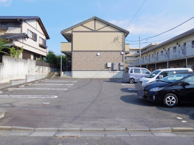 ＡＴＨＥＮＡ（アスィーナ）の駐車場|駐車場