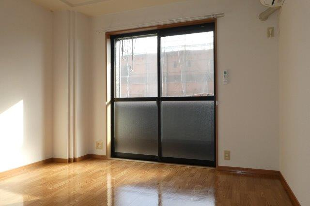 グリーンパレスⅢの洋室