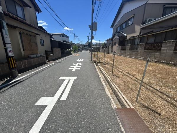 【前面道路含む現地写真】
