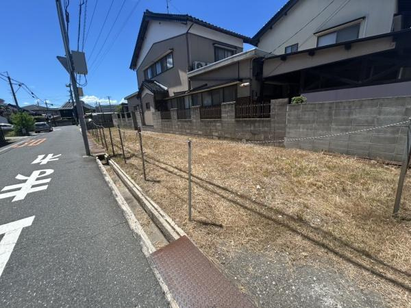 【前面道路含む現地写真】