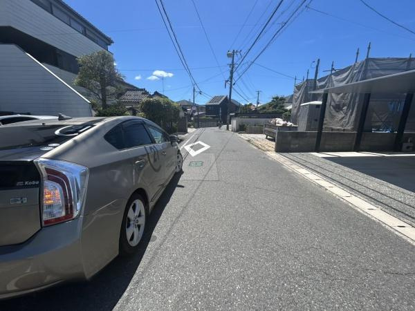 【前面道路含む現地写真】