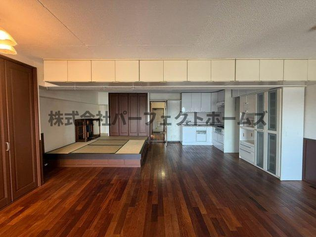 牧野駅前ハイツの居間・リビング|使いやすい居間です