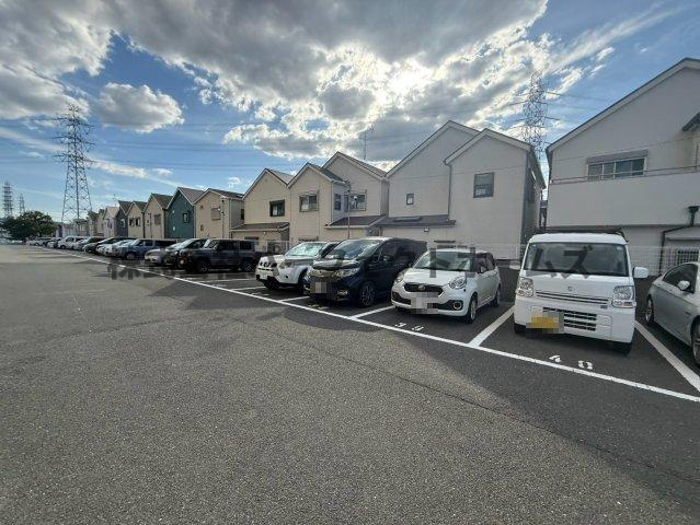 牧野駅前ハイツの駐車場
