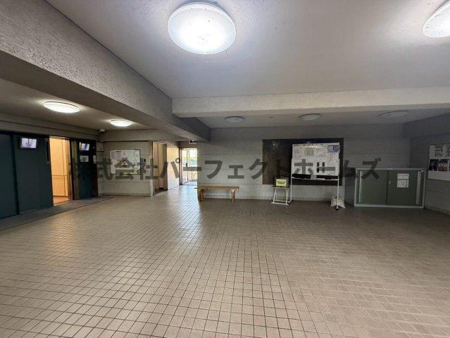牧野駅前ハイツのロビー|建物の内部です