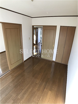 【寝室】 | クレセール・カマタＡ | 開放的な寝室です