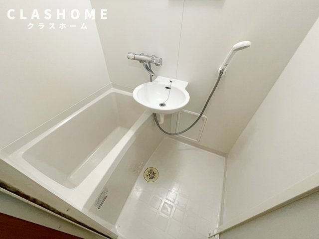 パレスミサカの浴室|同物件の別部屋になります。