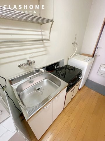 パレスミサカのキッチン|同物件の別部屋になります。