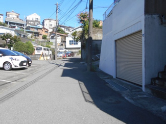 【前面道路含む現地写真】