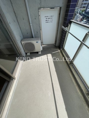 ゼウス梅田アクアのバルコニー|外からの目が気にならないバルコニーで洗濯物が干せます