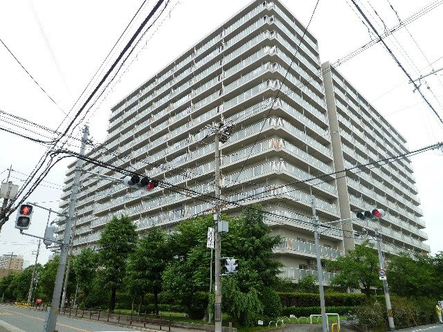 ルネ旭公園の外観|☆大阪メトロ谷町線「関目高殿」駅徒歩9分
☆2022年6月末リフォーム済
☆高層階で眺望・通風良好です♪
☆室内設備充実
