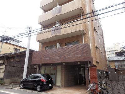 リエゾン四条の外観