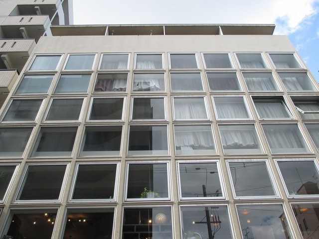 【外観】 | ココチフォレストgn | 建物の個性を主張するシックな外観です