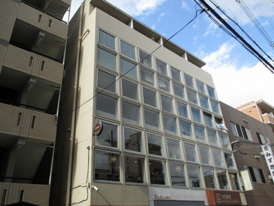 【外観】 | ココチフォレストgn | 建物の個性を主張するシックな外観です